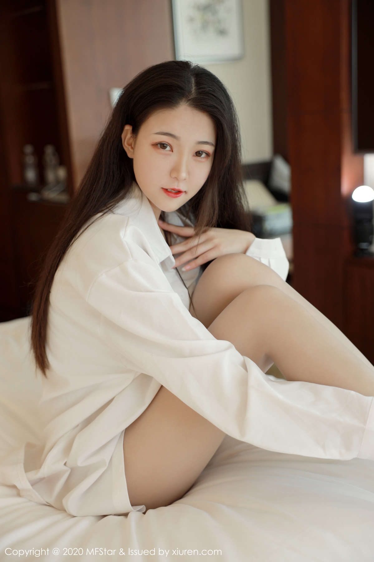 模范学院 [MFStar] 2020.05.04 VOL.321 Laura张小妮